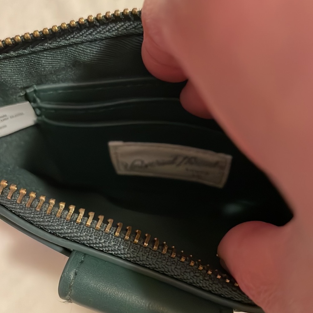 Universal Thread wristlet. - Picture 3 of 3